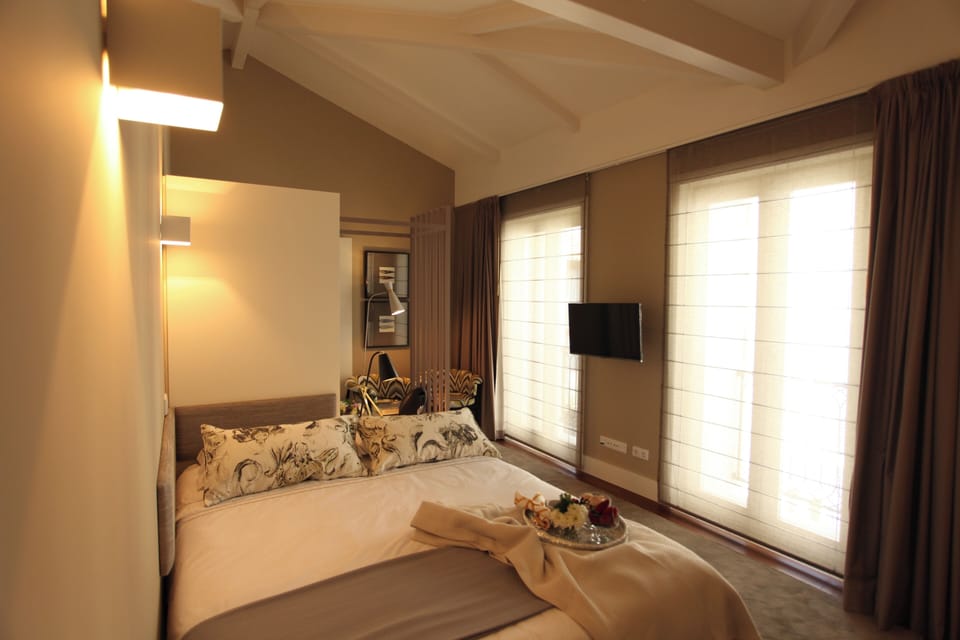 Memory foam beds, in-room safe, soundproofing, iron/ironing board