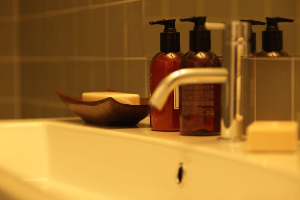 Bathroom sink