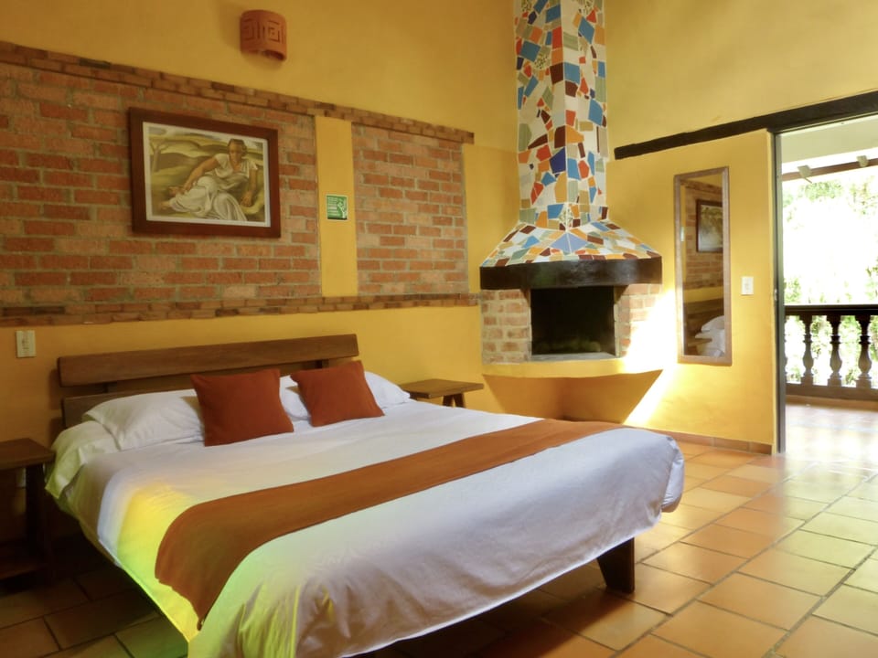 Superior Room, 1 King Bed | Down comforters, individually decorated, individually furnished, desk