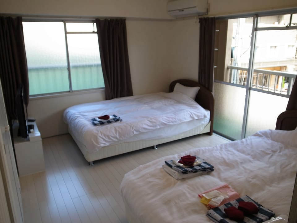 1 bedroom, WiFi (free), bed sheets