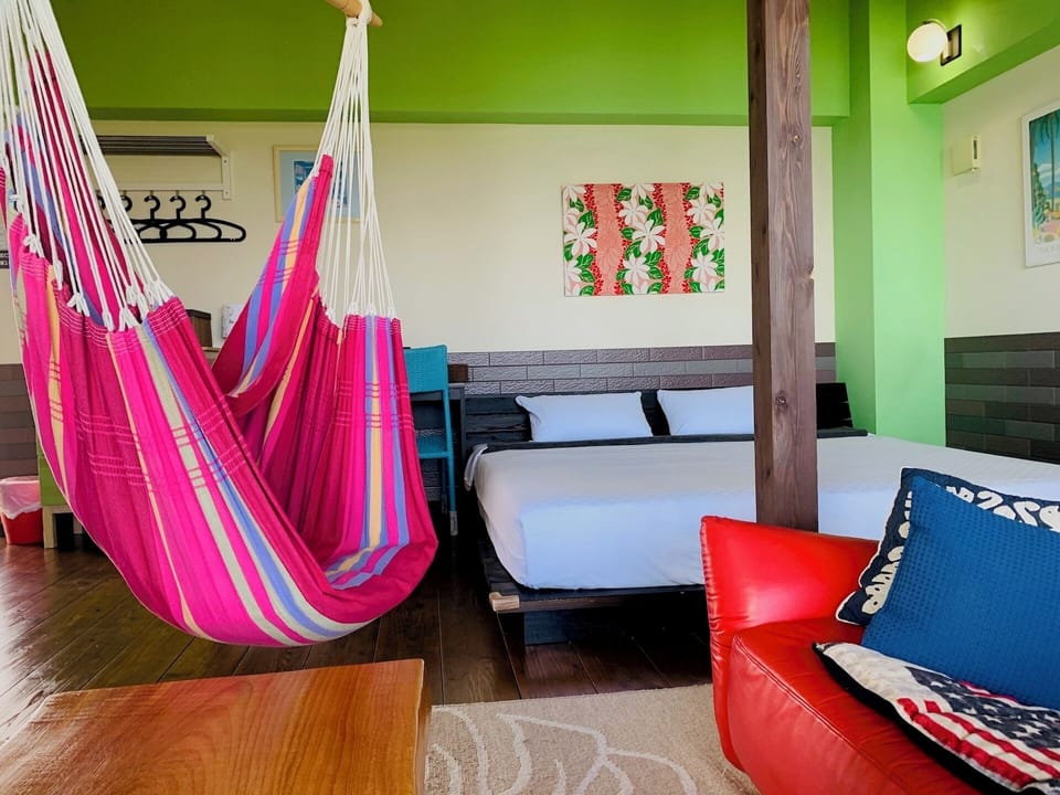 Green Room, Non Smoking, Ocean View | 1 bedroom, desk, blackout drapes, WiFi (free)
