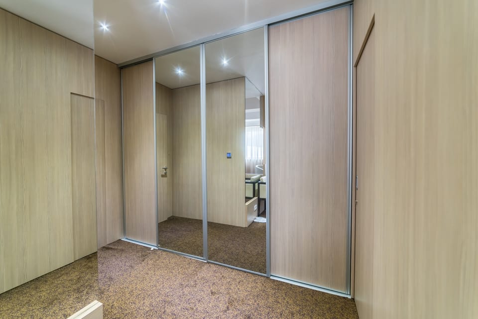 Presidential Suite, Jetted Tub, City View | Minibar, in-room safe, desk, soundproofing