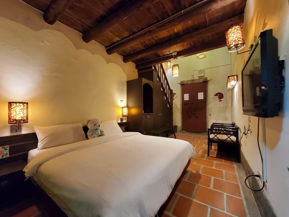 Traditional Quadruple Room | Individually decorated, desk, free WiFi, bed sheets