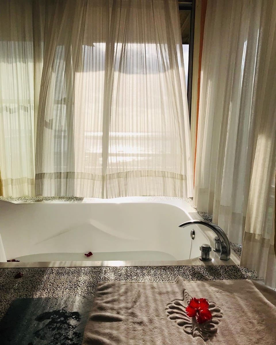 Penthouse Suite(For 2 adults only) | Bathroom | Hair dryer, towels, shampoo, toilet paper