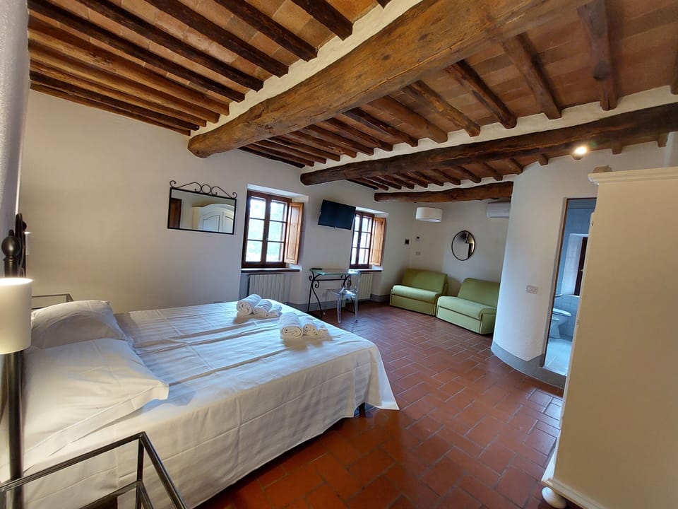 Classic Double Room | Down comforters, desk, blackout drapes, free WiFi