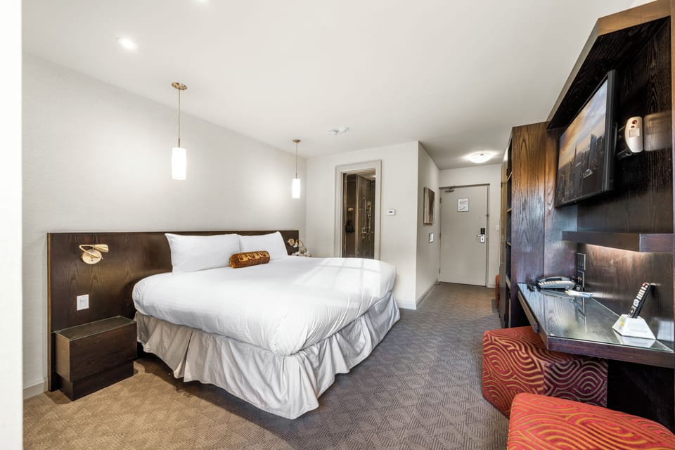 Classic Room | Egyptian cotton sheets, premium bedding, down comforters, pillowtop beds