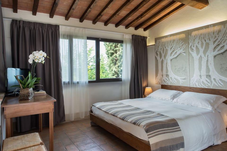 Junior Suite | Individually decorated, individually furnished, blackout drapes