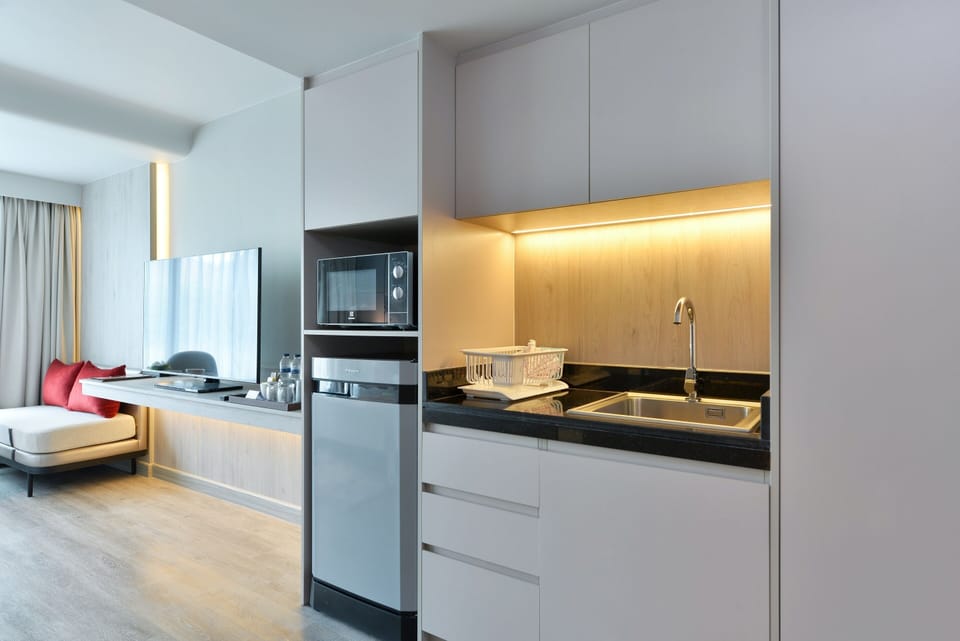 Deluxe Pool View (New Wing) | In-room safe, iron/ironing board, free WiFi, bed sheets