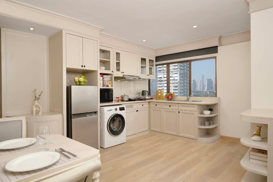 Full-size fridge, microwave, electric kettle