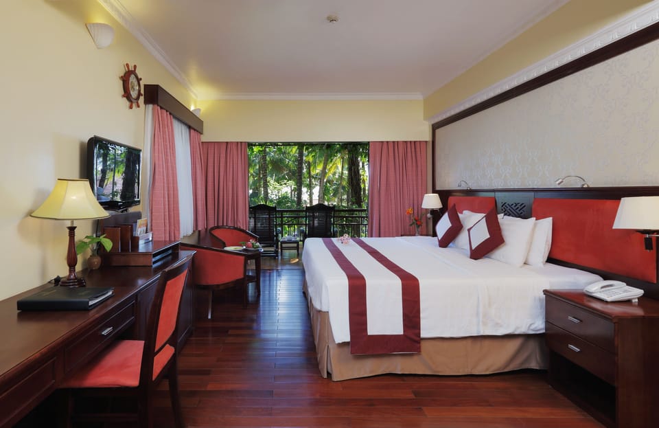 Presidential Suite, Garden View | Minibar, in-room safe, desk, free cribs/infant beds