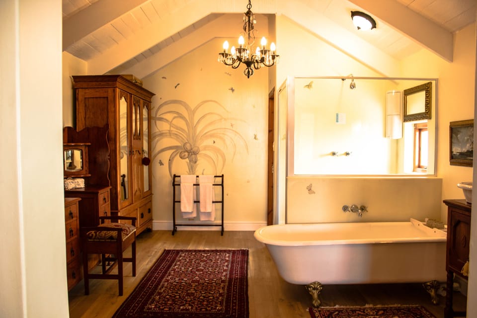 Luxury Double or Twin Room | Bathroom | Free toiletries, hair dryer, bathrobes, towels