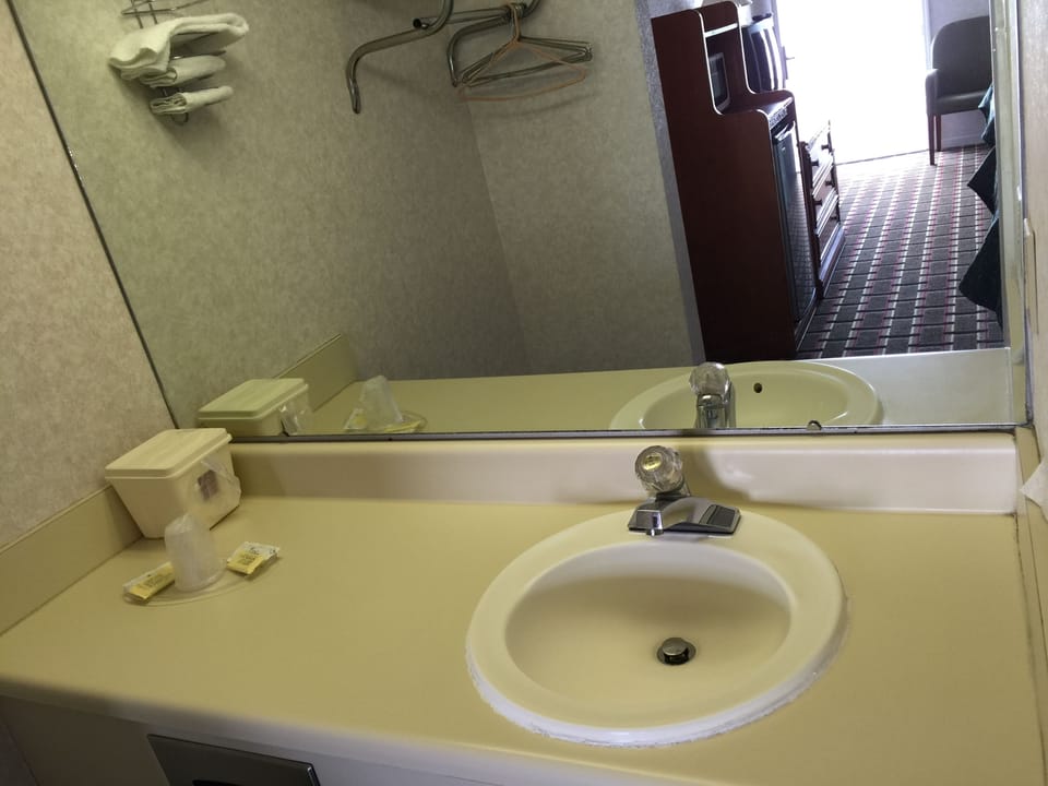 Heritage Inn Motel in Cleveland
