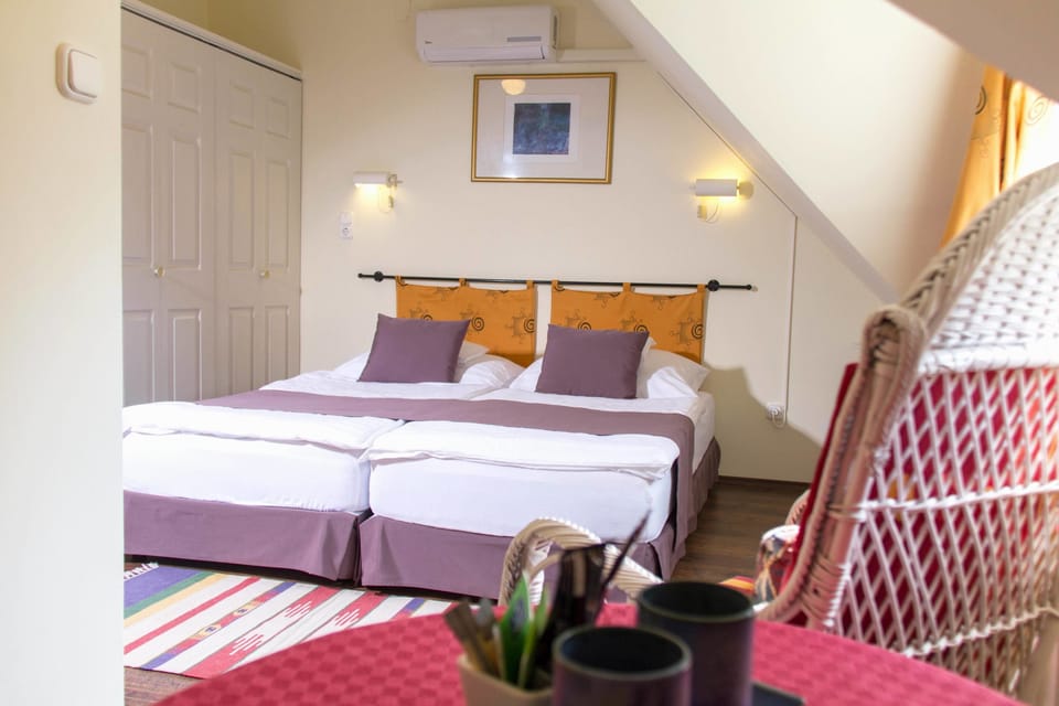 Double Room | In-room safe, desk, blackout drapes, free WiFi