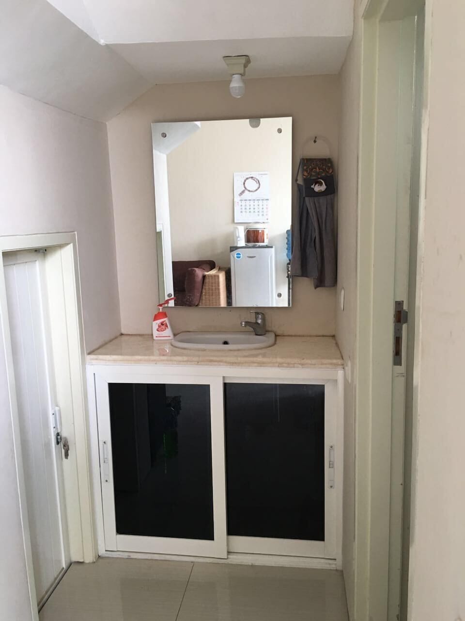 Bathroom sink