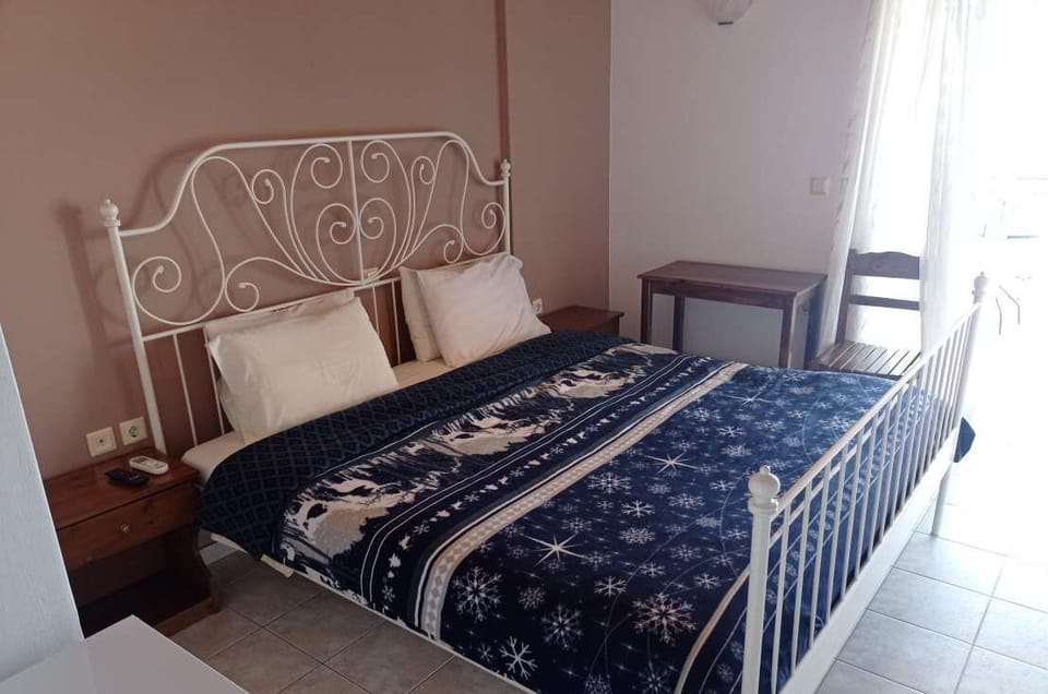 Double Room, Sea View | Soundproofing, free WiFi, bed sheets
