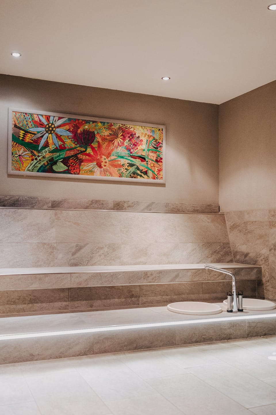 Sauna, steam room, body treatments, aromatherapy, hot stone massages