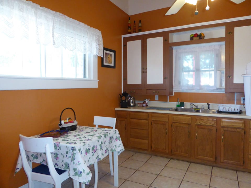 House, 2 Bedrooms | 2 bedrooms, Egyptian cotton sheets, premium bedding, blackout drapes