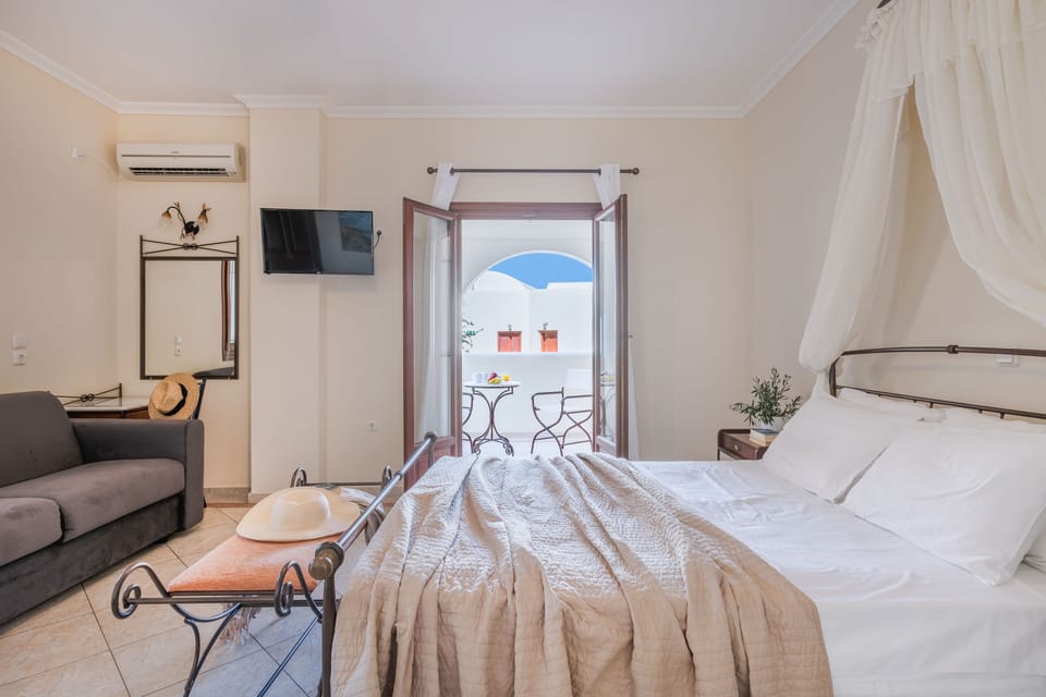Superior Room | In-room safe, desk, blackout drapes, soundproofing