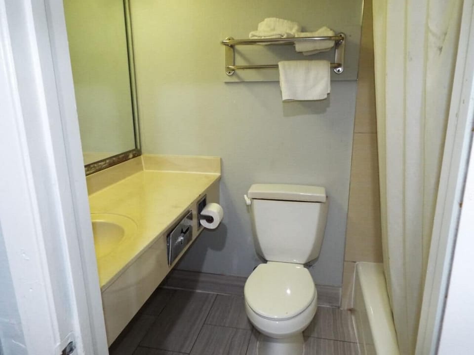 Free toiletries, towels