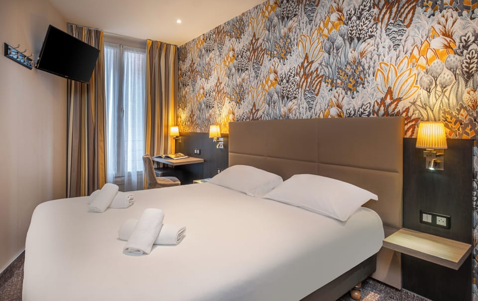 Superior Double Room, 1 Queen Bed | In-room safe, desk, blackout drapes, iron/ironing board