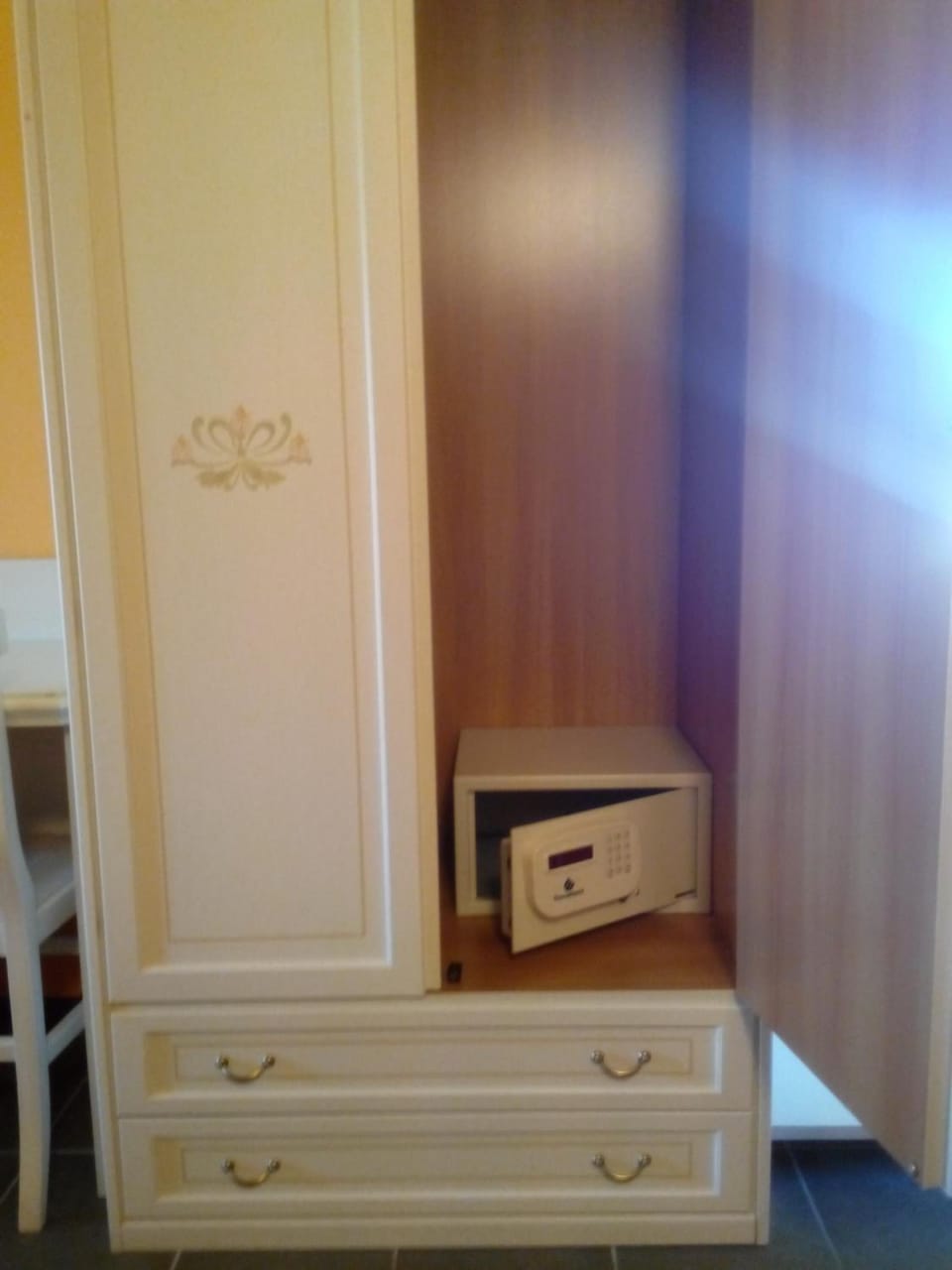 In-room safe, desk, free WiFi, bed sheets