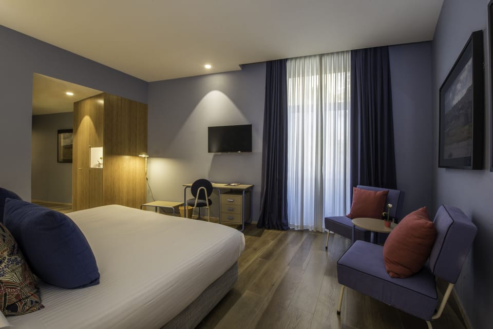 Superior Double Room | Hypo-allergenic bedding, minibar, in-room safe, desk
