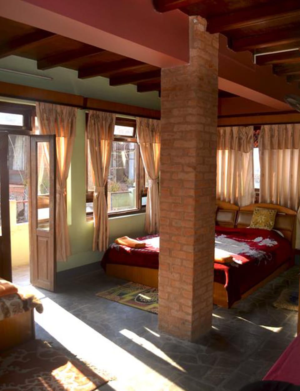 Standard Single Room, 1 Bedroom, Courtyard View, Courtyard Area | Bathroom | Shower, rainfall showerhead, free toiletries, slippers