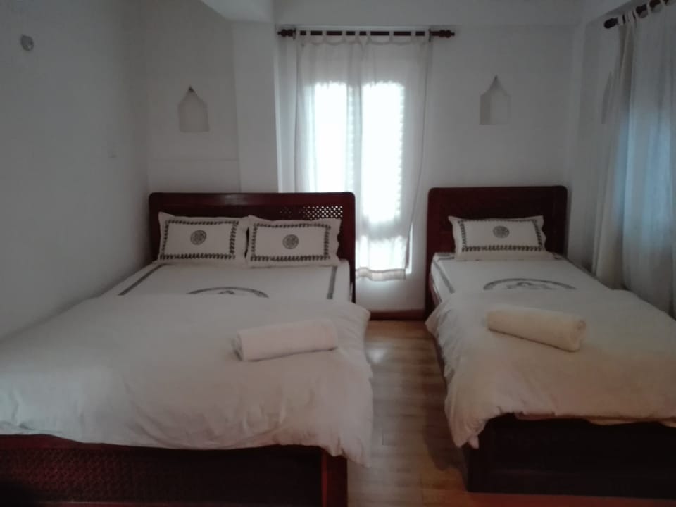 Standard Twin Room, 1 Bedroom, Non Smoking | Desk, free WiFi