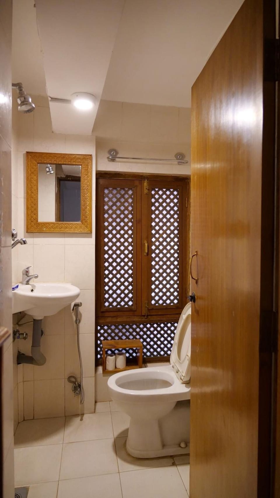 Shower, free toiletries, hair dryer, slippers