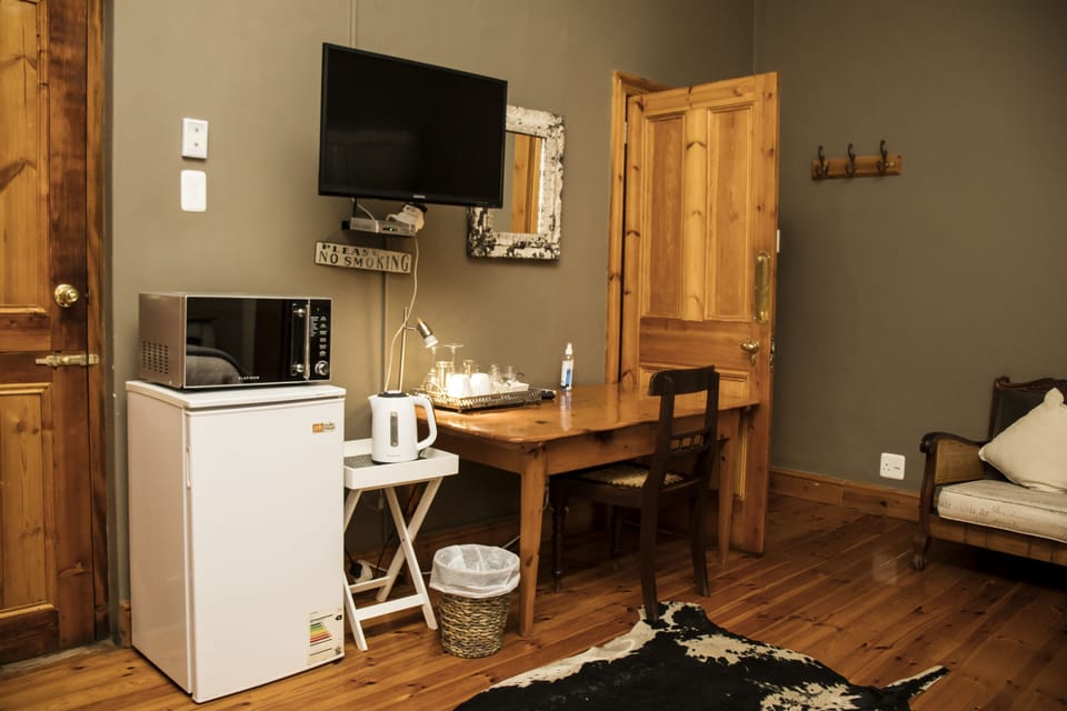 In-room safe, individually furnished, iron/ironing board, free WiFi
