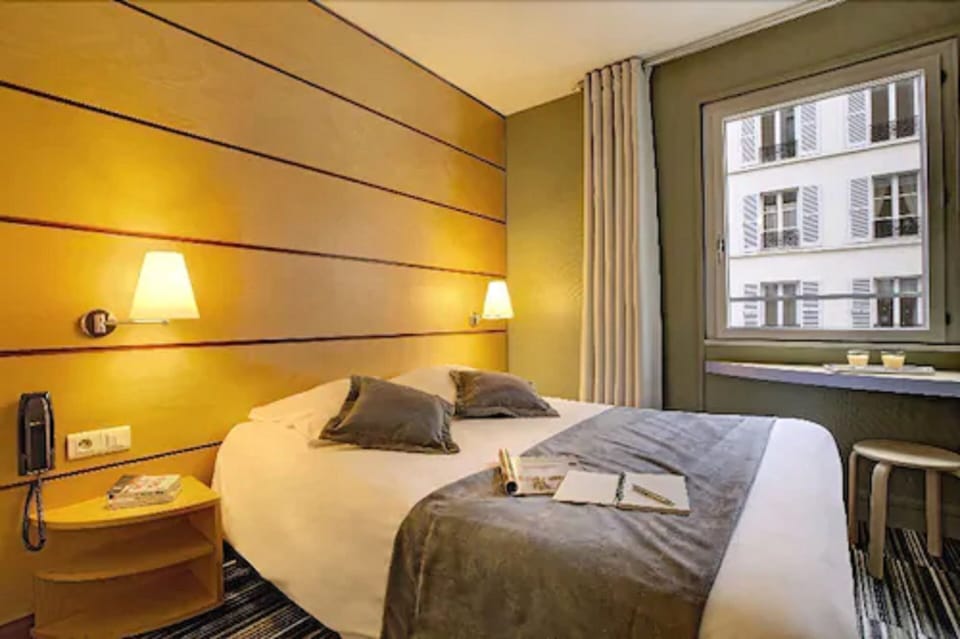 Double Room | In-room safe, desk, iron/ironing board, free WiFi