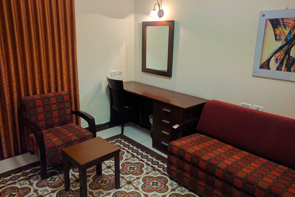 Deluxe Double Room | Desk, blackout drapes, soundproofing, WiFi (free)