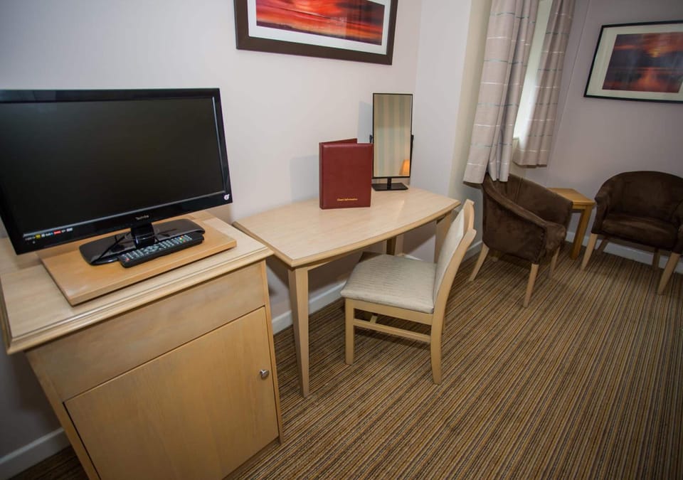 Desk, iron/ironing board, free WiFi, bed sheets