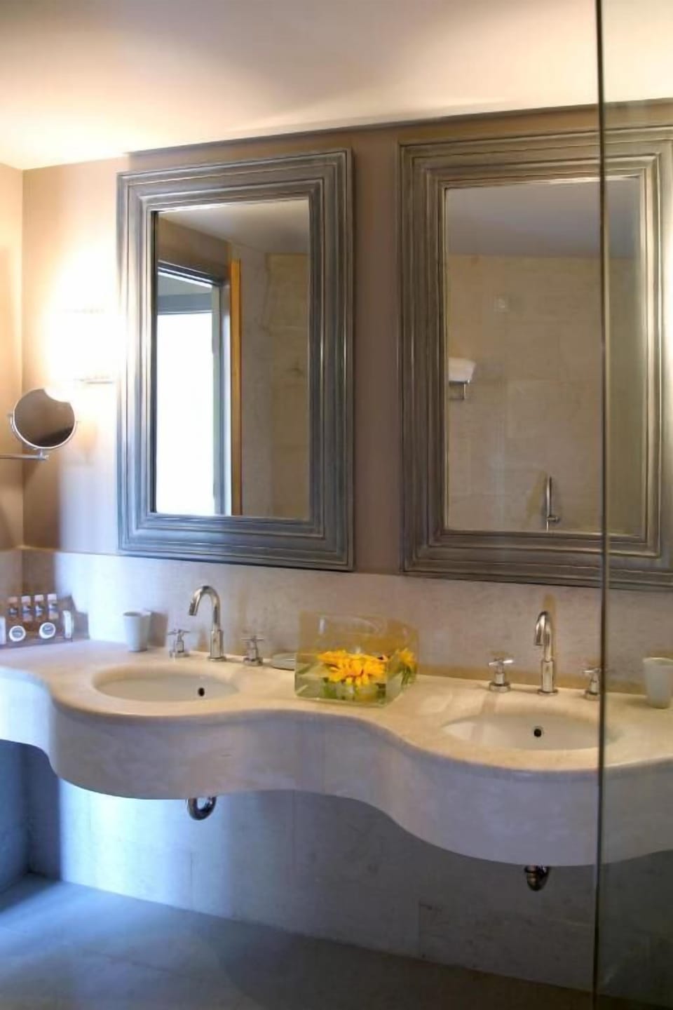 Rainfall showerhead, free toiletries, hair dryer, bathrobes