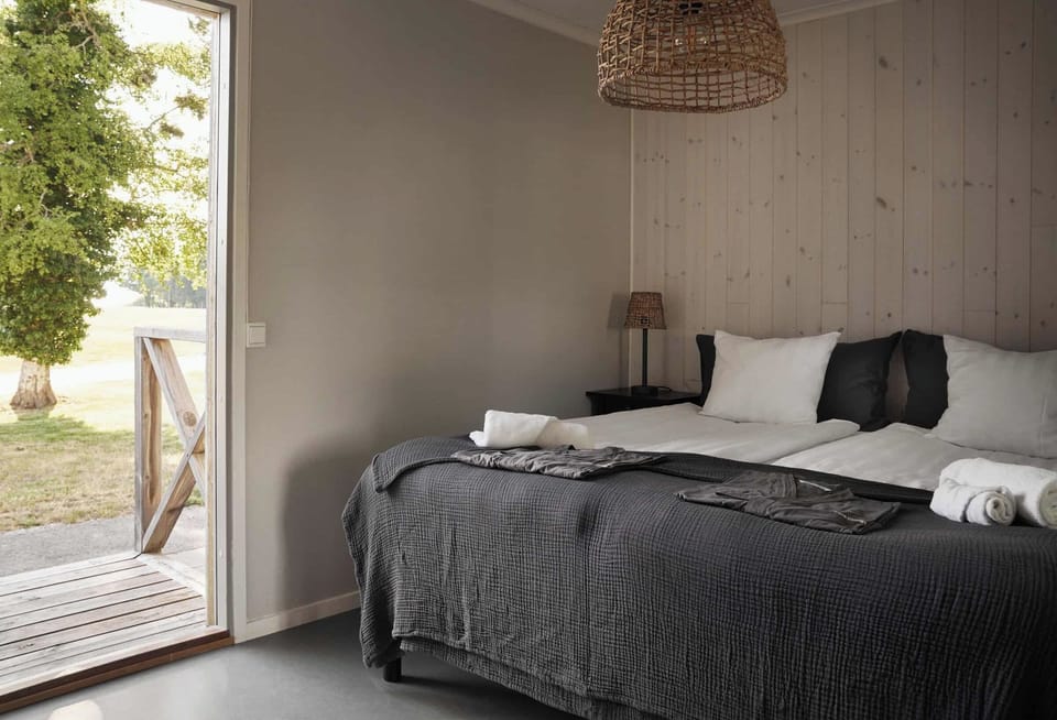 Double Room, Partial Sea View | Free WiFi, bed sheets
