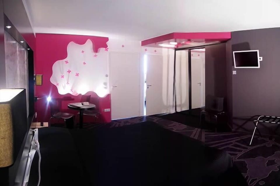 Superior Double Room (Stylia) | Desk, soundproofing, iron/ironing board, free WiFi