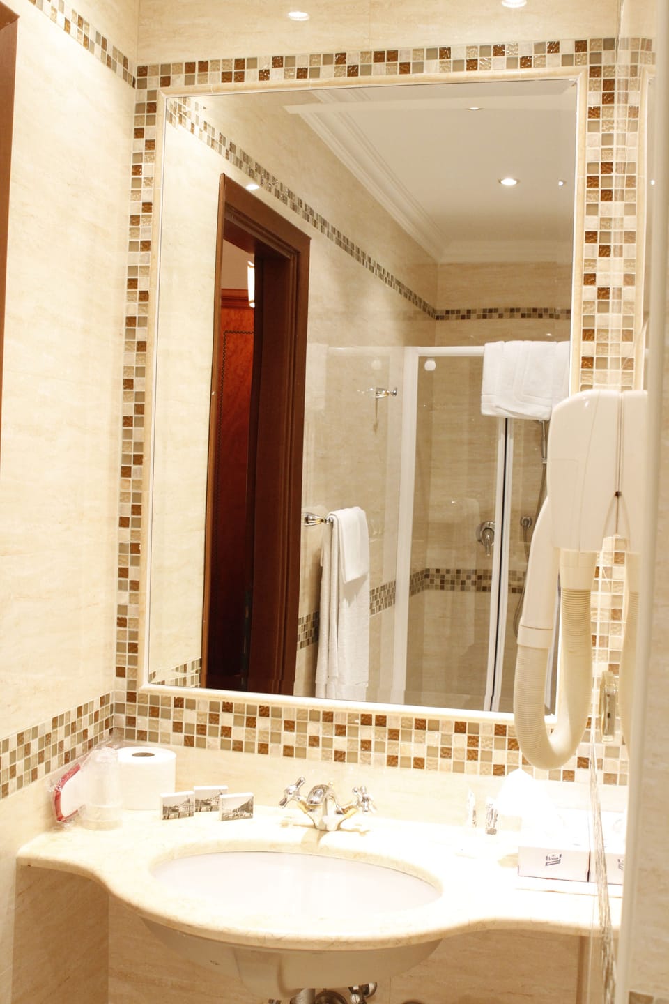 Shower, free toiletries, hair dryer, towels