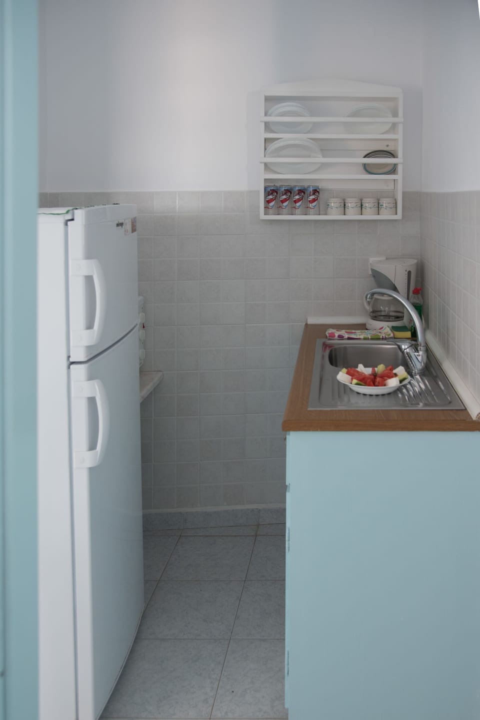 Apartment, 1 Bedroom, Sea View | Private kitchenette | Fridge, stovetop, coffee/tea maker, electric kettle