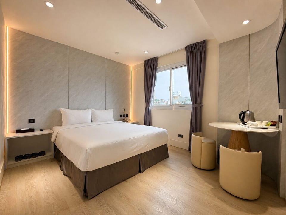Deluxe Double Room | Iron/ironing board, free WiFi