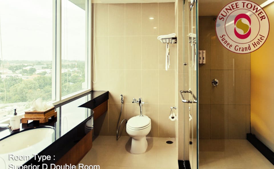 Superior D Double | In-room safe, desk, rollaway beds, free WiFi