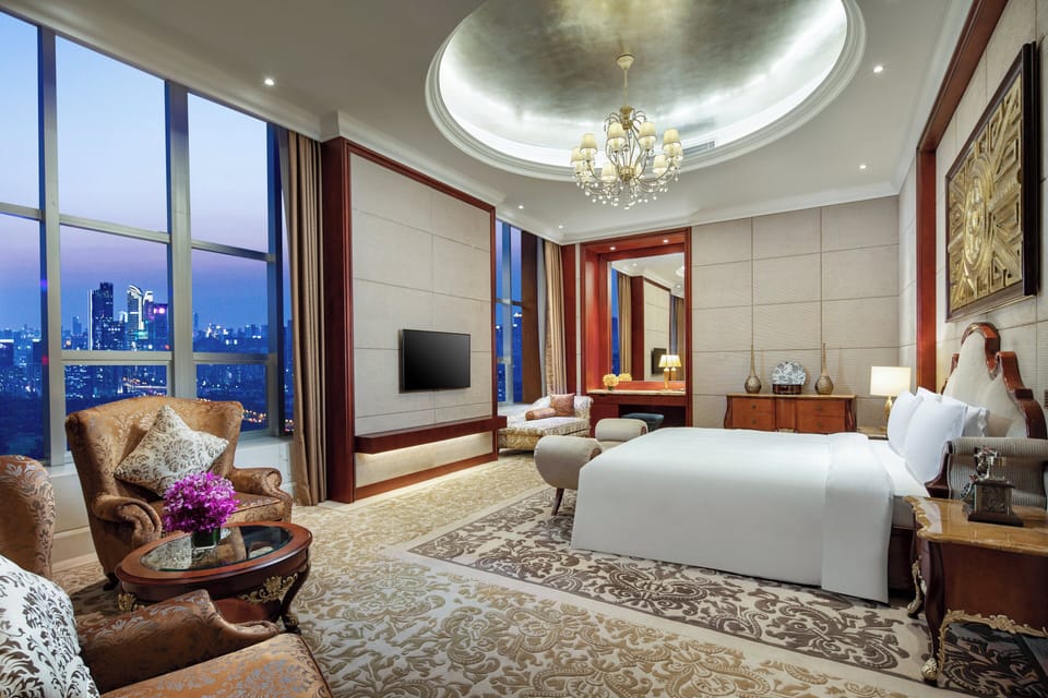 Premium bedding, down comforters, minibar, in-room safe