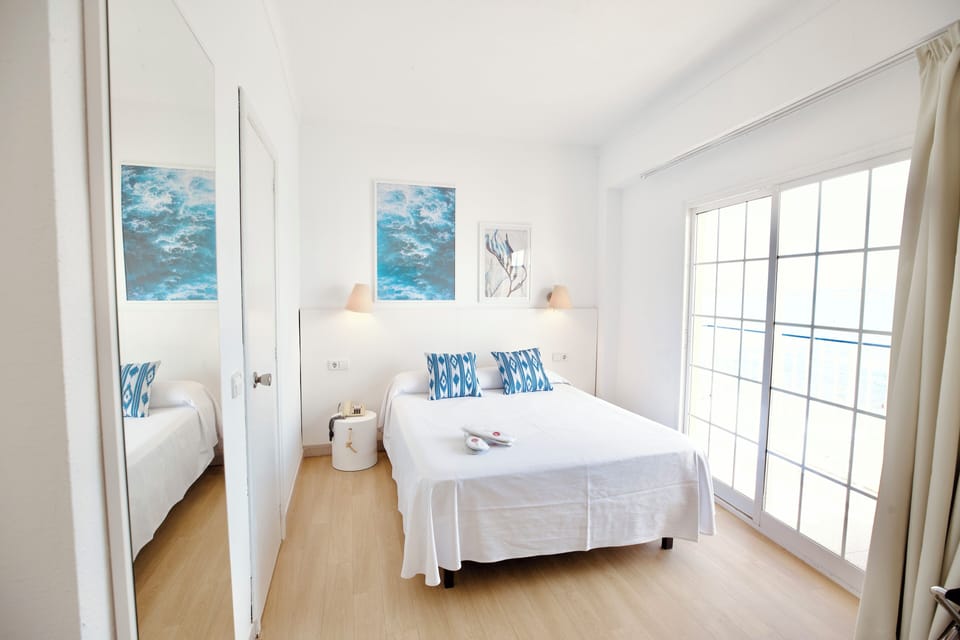Desk, blackout drapes, free WiFi, bed sheets