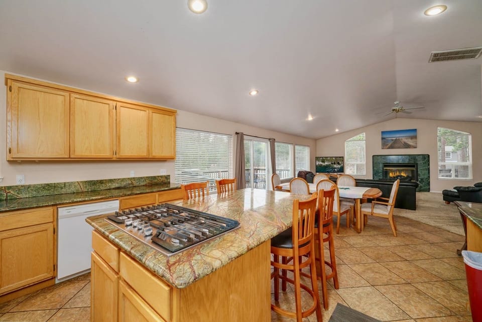 House, 4 Bedrooms | Interior