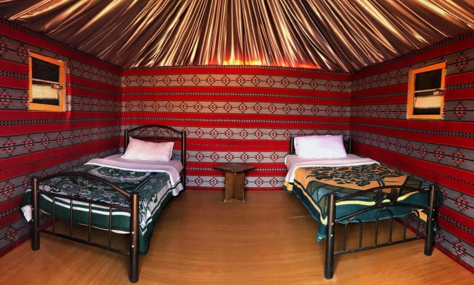 Twin Tent with Shared Bathroom | Free WiFi, bed sheets