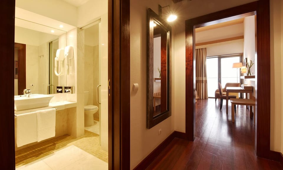 Superior Double or Twin Room | Minibar, in-room safe, desk, soundproofing