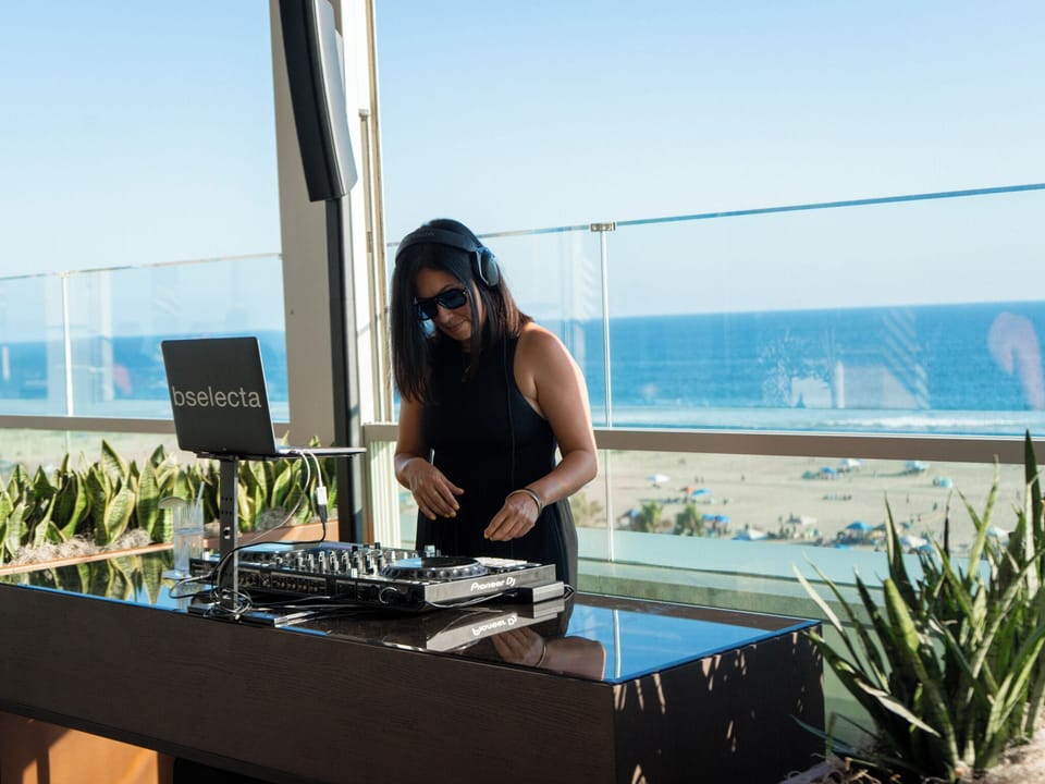 3 restaurants, breakfast, lunch, dinner served; Mexican cuisine