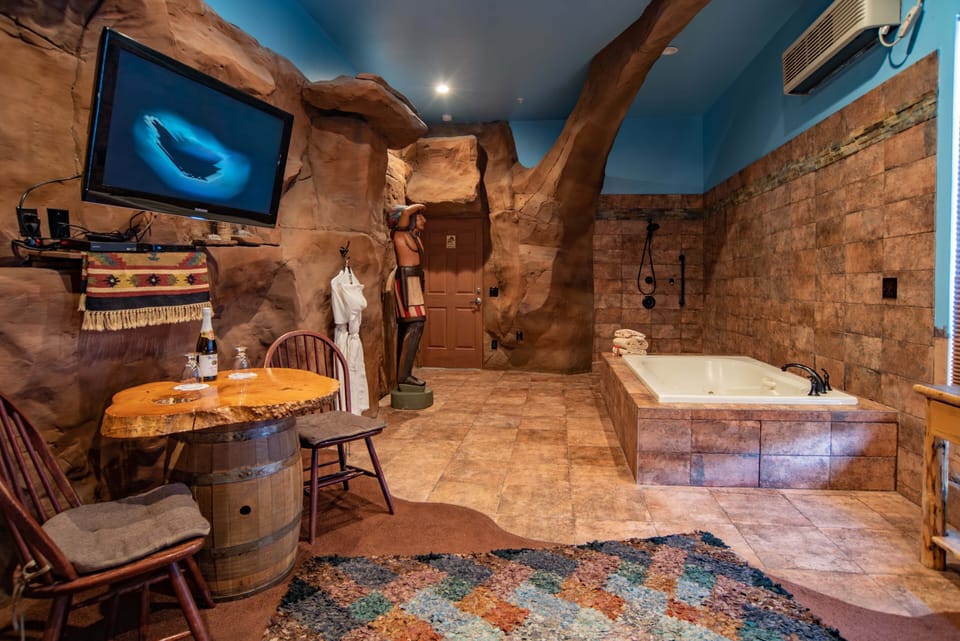 Room (Red Rock Canyon) | Premium bedding, individually decorated, individually furnished