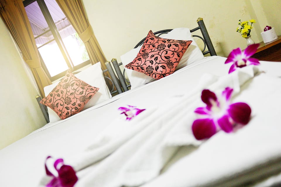 Standard Room | In-room safe, desk, free WiFi