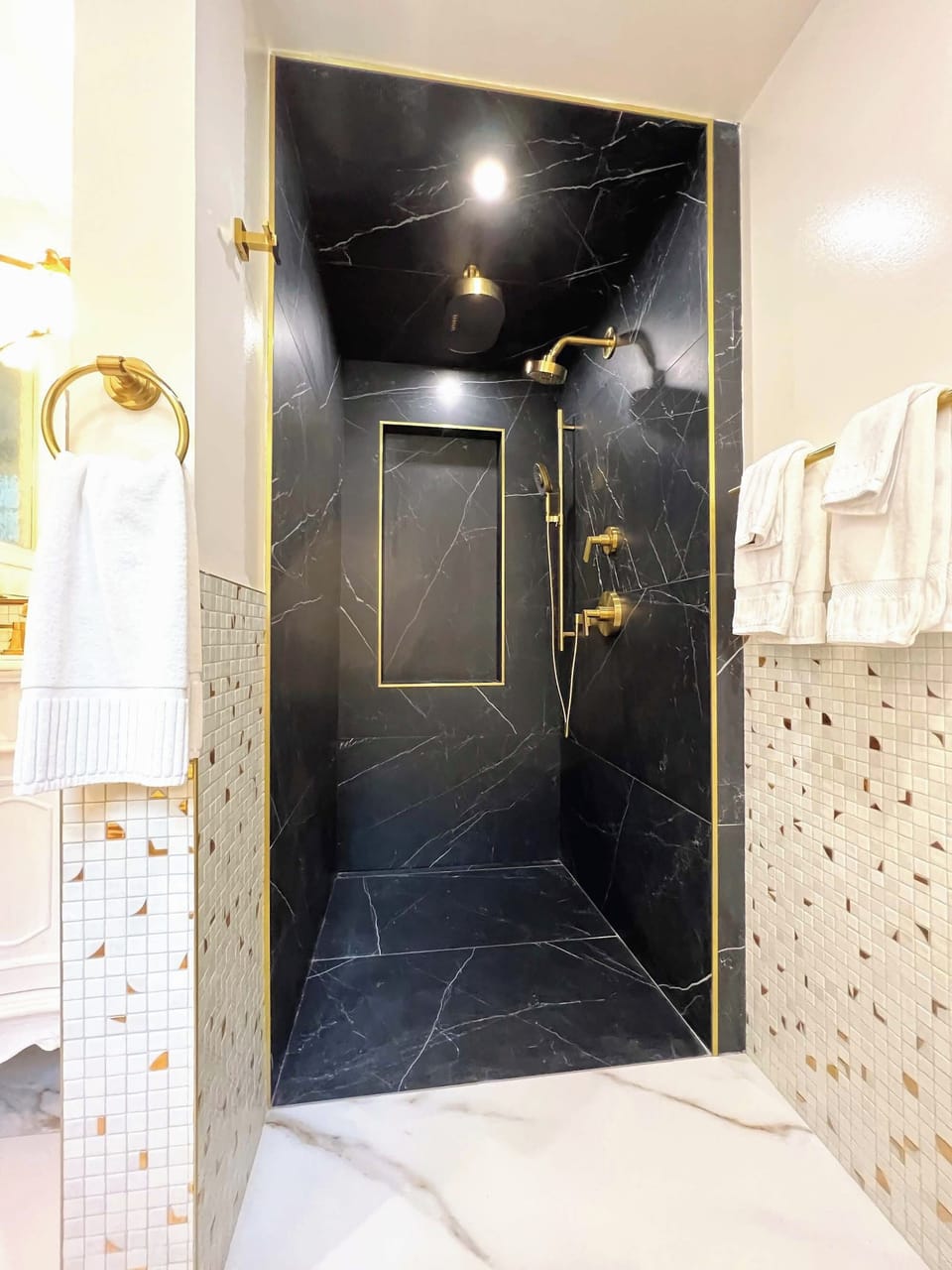 Gilded Stage in the Mainhouse | Bathroom | Designer toiletries, hair dryer, towels, soap