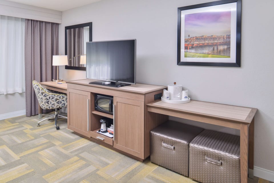 Room, 1 King Bed with Sofa bed, Accessible, Bathtub | Desk, iron/ironing board, free cribs/infant beds, free WiFi